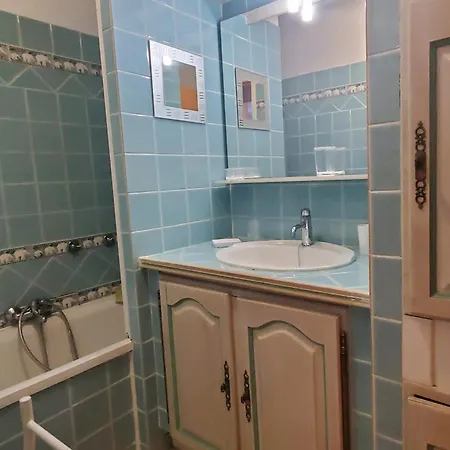 Centrally Located With Swimming Pool * Fréjus